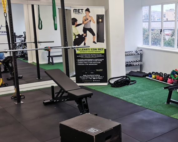 Body functional building - sala attrezzi vista bilanciere Scolpisci il tuo corpo velocemente con poco sforzo